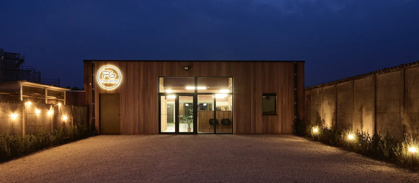 1770459326-Voorkant gebouw